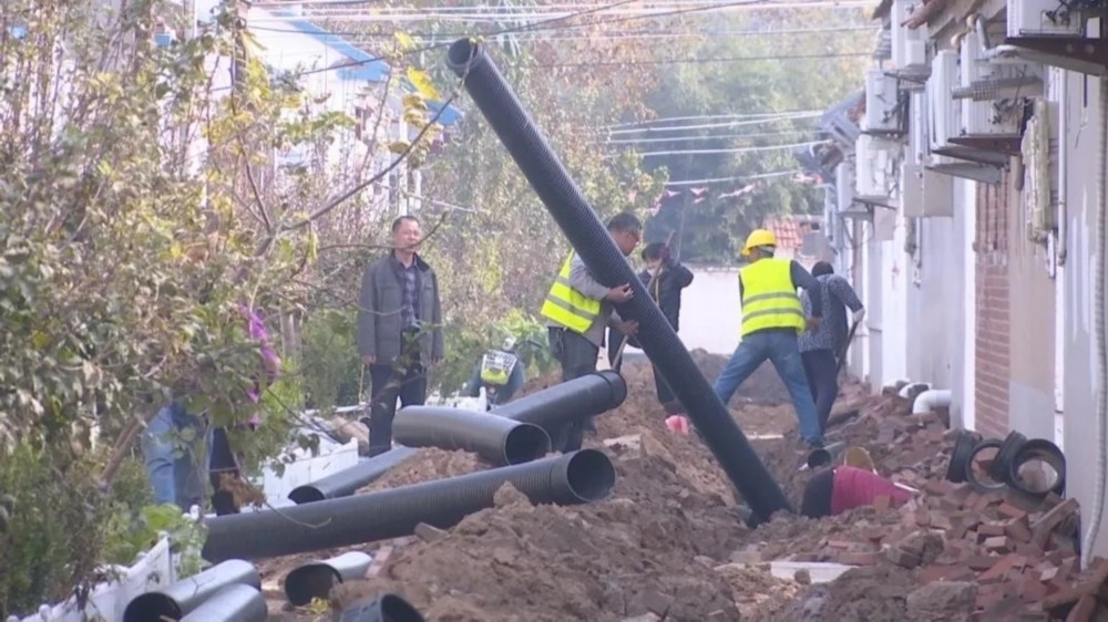 上口镇这些村里挖起了深沟，干啥？