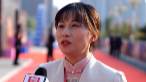 农民代表走上红毯 展示农民的另一种美
